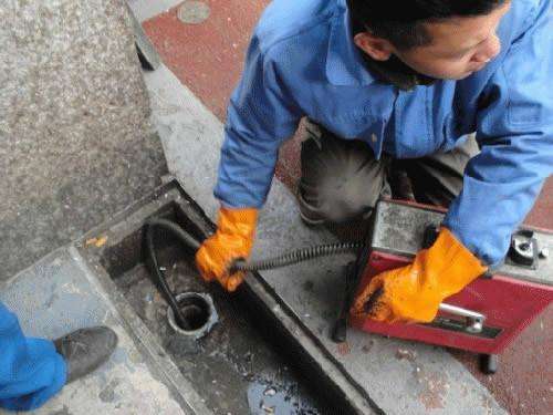 东兴疏通下水道